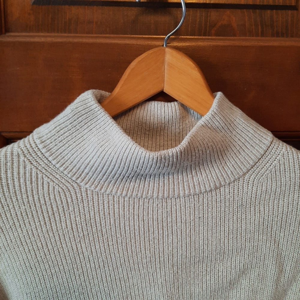 Lululemon Merino Wool Blend Ribbed Turtleneck Sweater Heathered Ivory Size 8 - Picture 6 of 13